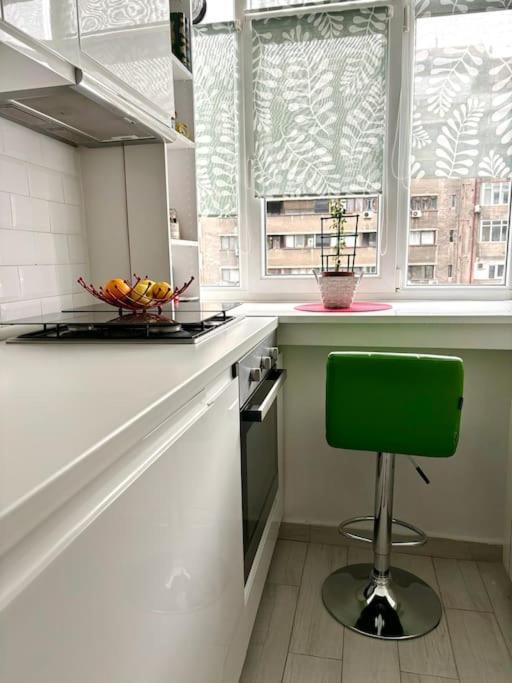 Ultracentral Lovely Place -Your Home Away From Home Bukares Bagian luar foto