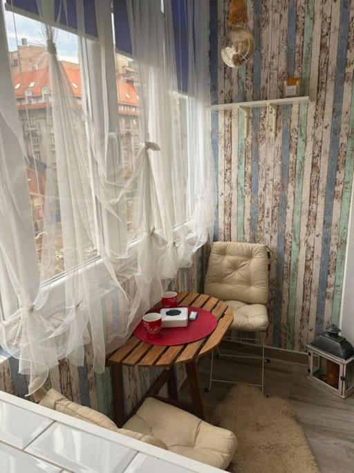 Ultracentral Lovely Place -Your Home Away From Home Bukares Bagian luar foto